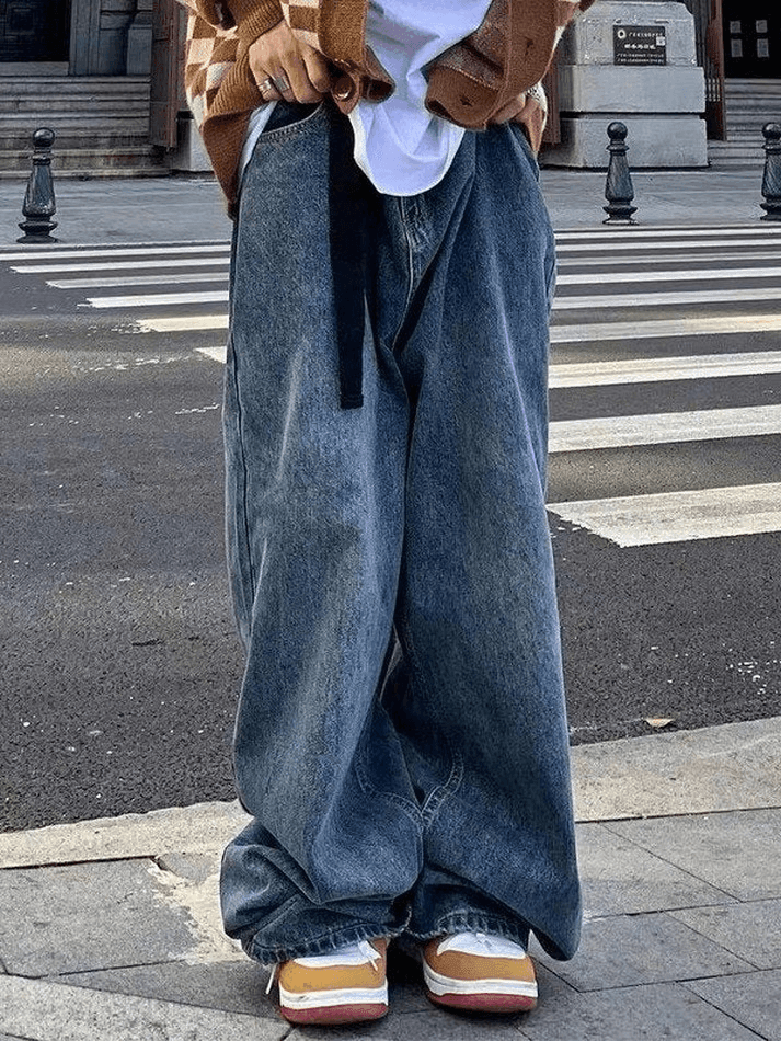 Y2K Boyfriend Jeans in Light Wash with Belt - Trendy Grunge Style for Effortless Outfits