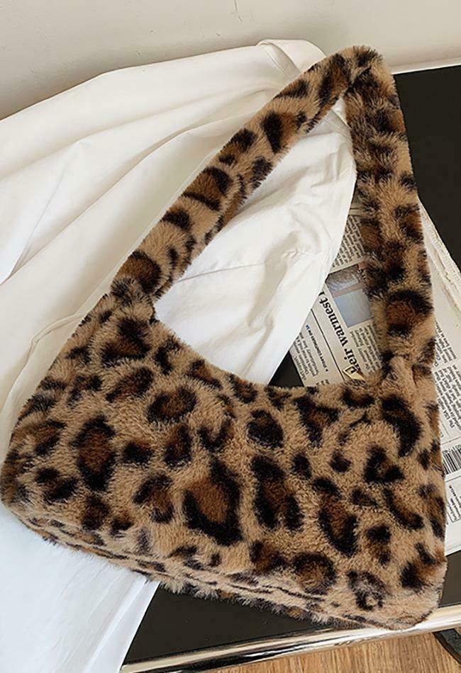 Y2K-Inspired Plush Crossbody Bag for Trendy Summer Outfits and Aesthetic Looks
