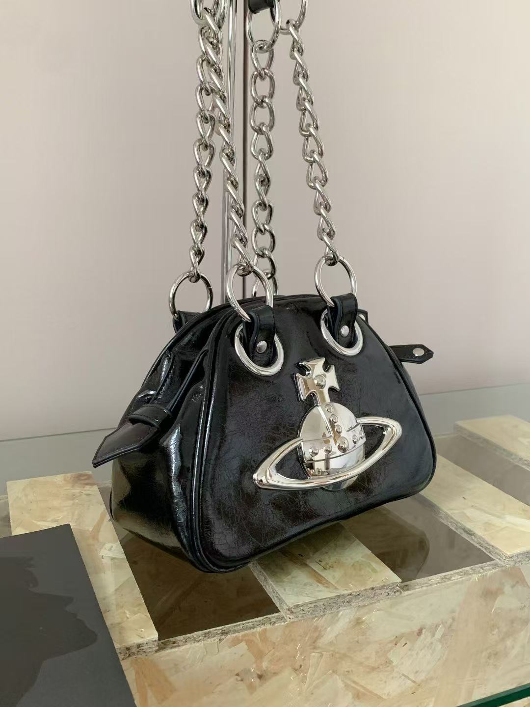 2025 Popular Japanese & Korean Fashion Thick Chain Underarm Bag - Versatile Women's Bowling Bag in Trendy Spaceship Design