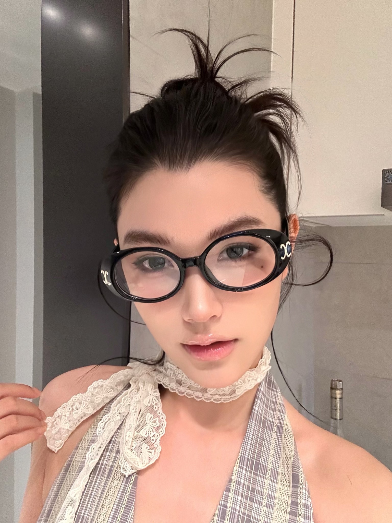 Black Frame Thick Border Oval Glasses for Round Faces, Anti-Blue Light, Slimming Design, European American Style, Myopia Friendly