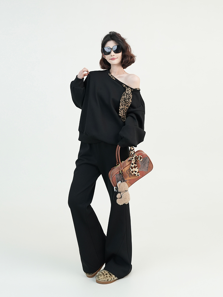Black Off-Shoulder Sweatshirt for Women - Korean Style Autumn Fashion, Diagonal Shoulder Design, Versatile Loose-Fitting Long Sleeve Top