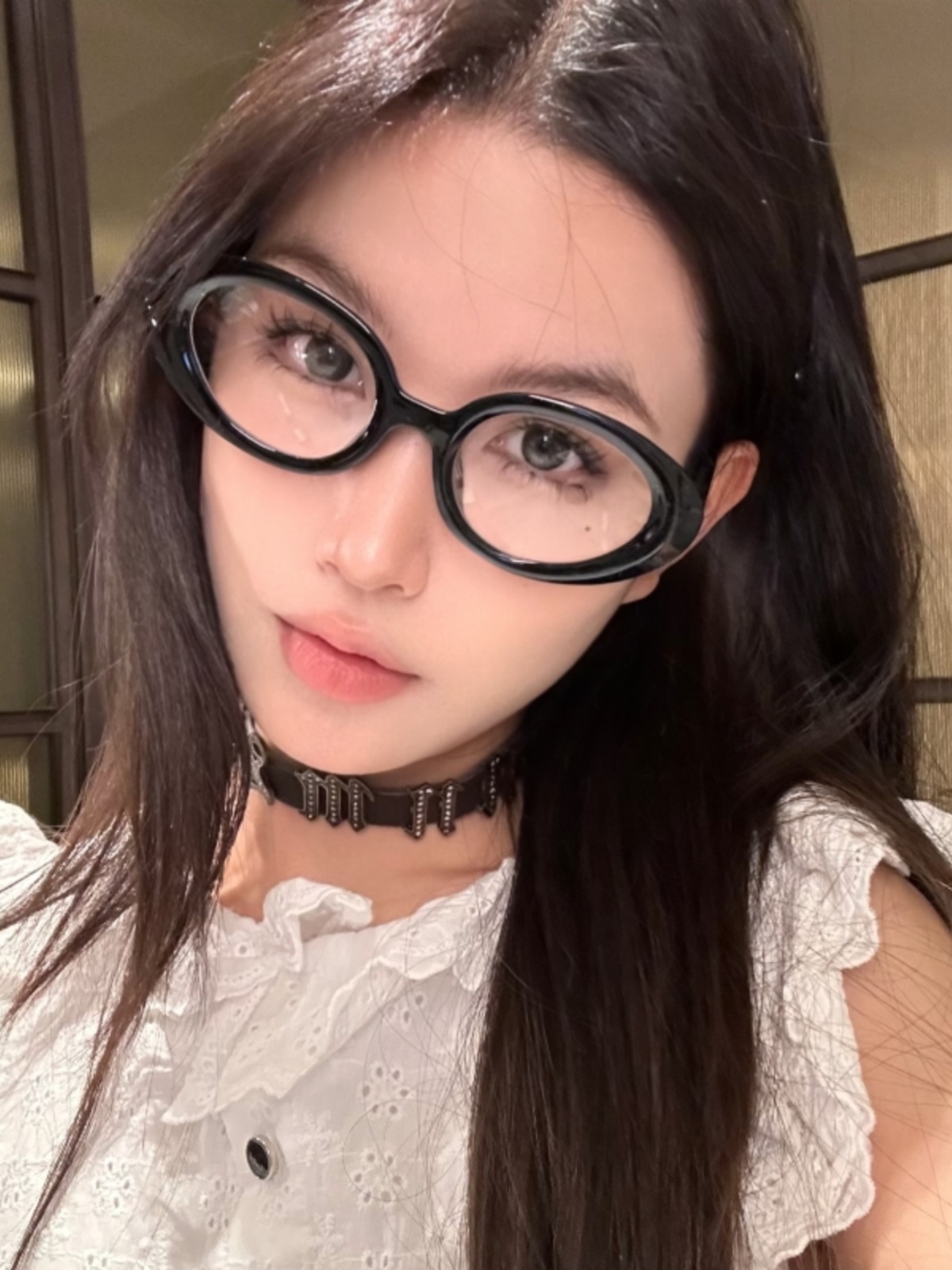 Black Oval Thick Border Anti-Blue Light Glasses for Round Faces - Makeup-Free Prescription Glasses for Women