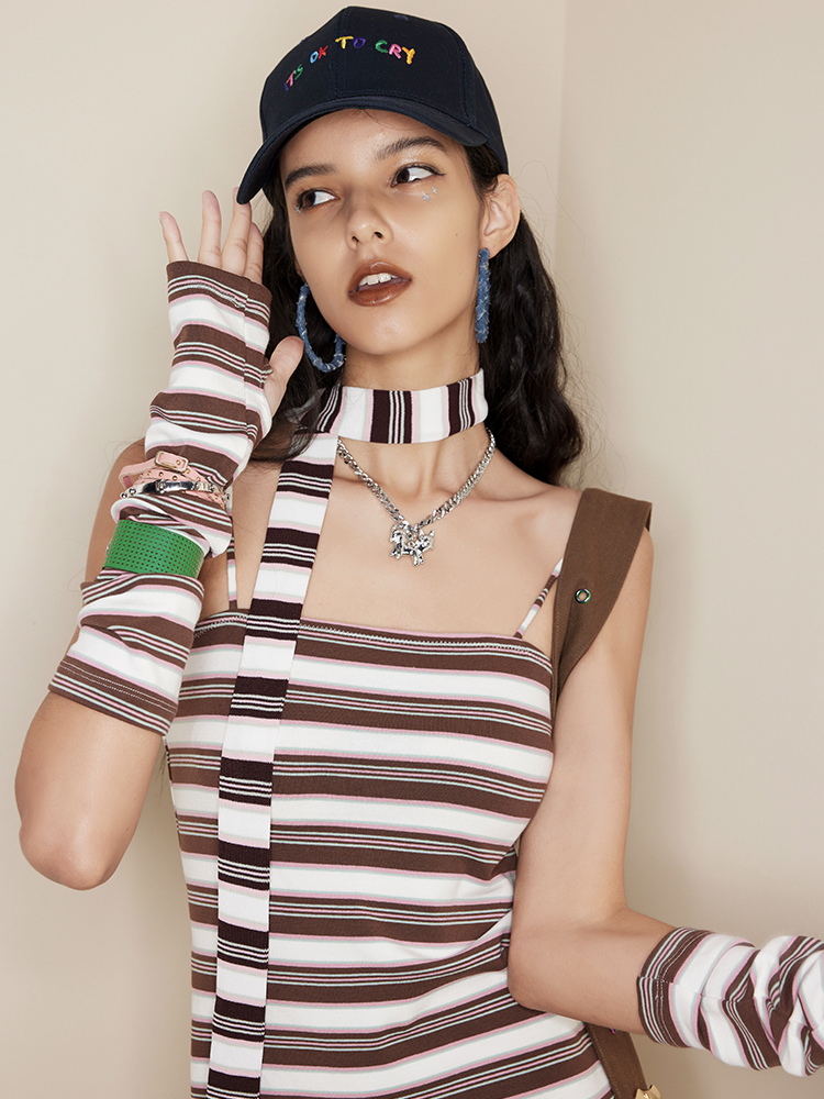 Double-Headed Cat Pendant Necklace Choker - Punk Metal Collar Chain, Unique Artistic Design, Y2K Fashion Statement Accessory