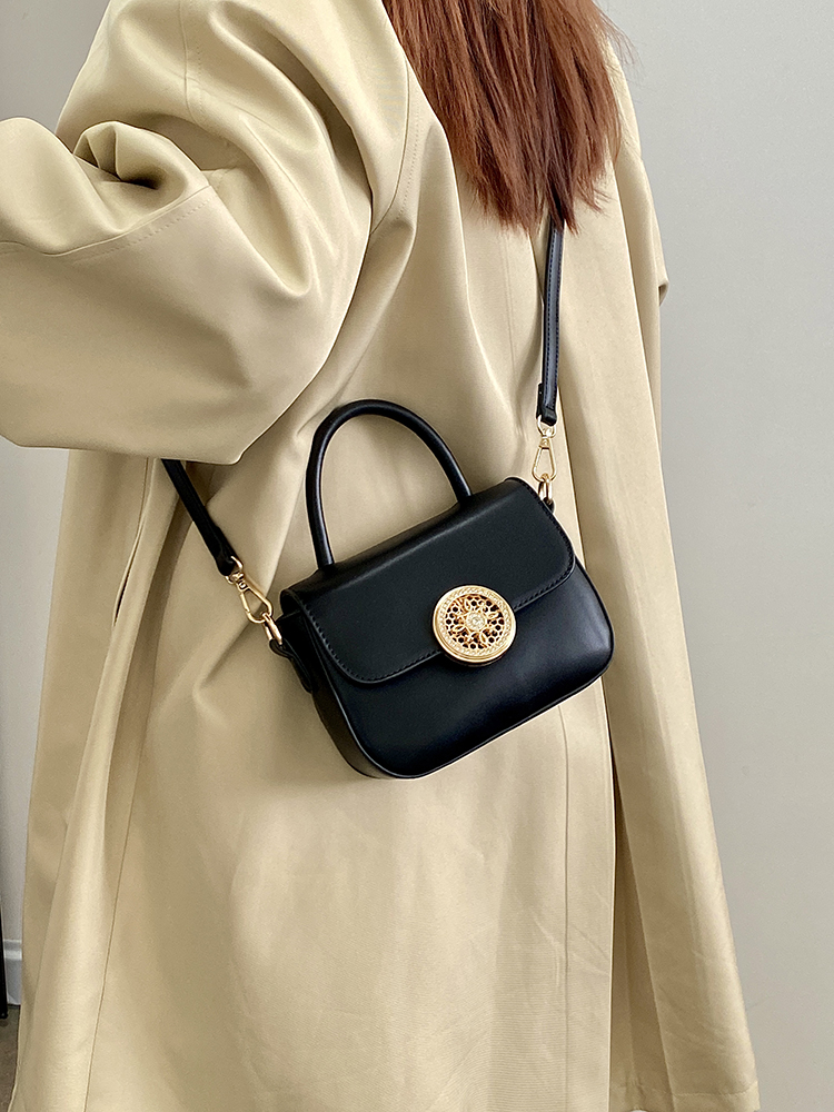 Fashionable Women's Handheld Saddle Bag - Versatile Small Crossbody Bag for Trendy Style, Perfect for Daily Use and 2025 Fashion Trends