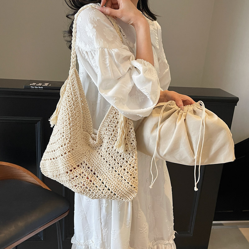 Fashionable Woven Shoulder Bag for Women - Large Capacity, Elegant Vacation Style, Trendy Versatile Crossbody Tote