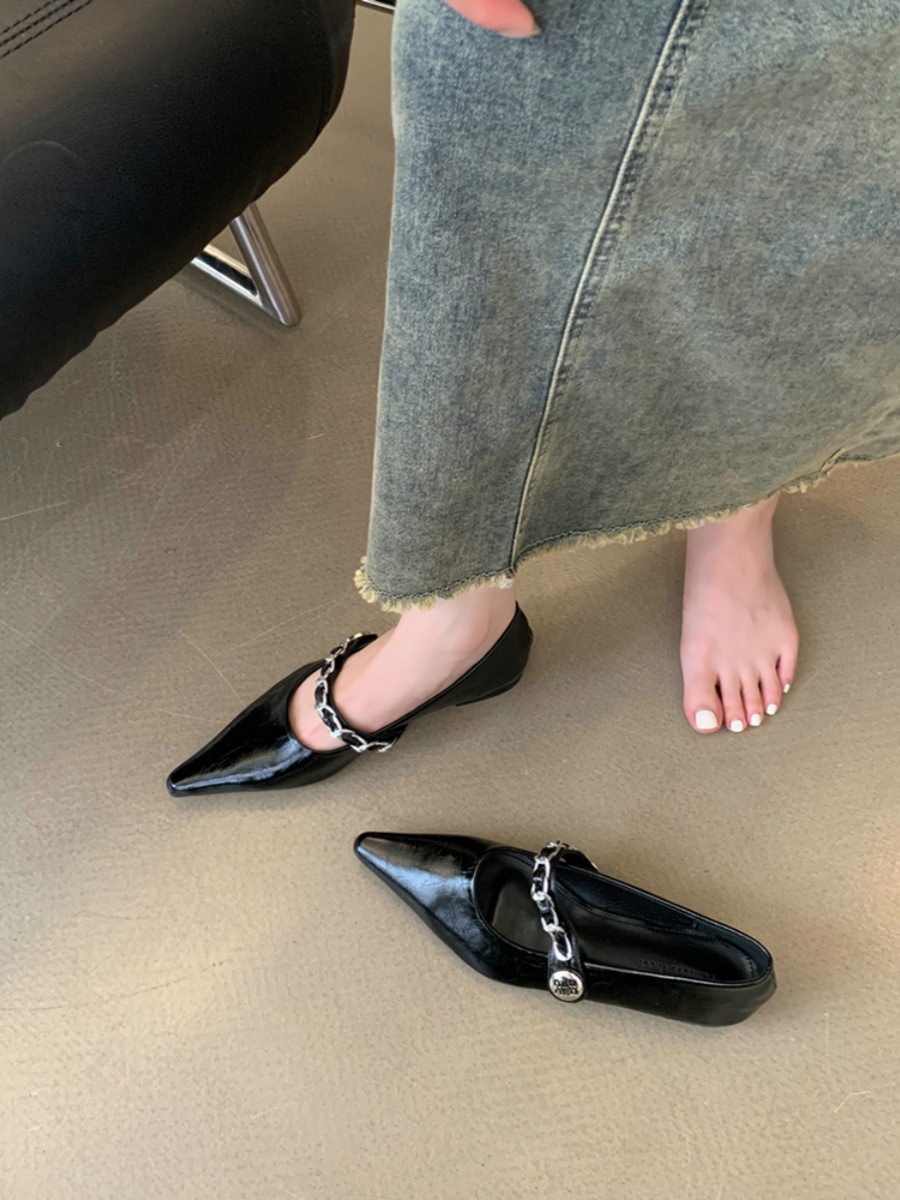 French Style Women's Pointed Toe Flat Shoes - Trendy Korean Version for Autumn/Winter 2025 - Chic and Comfortable Footwear