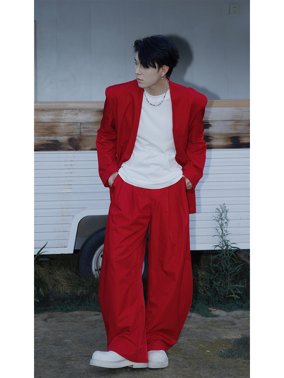 High-End Retro Red Suit Set for Autumn, No-Collar Blazer and Casual Trousers, Vintage Style, 2025 Fashion Trends