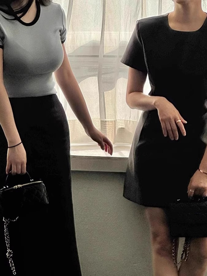 Korean Style Black and White Color-Blocking Collar Fitted Short Sleeve T-Shirt for Women - Minimalist Summer Top