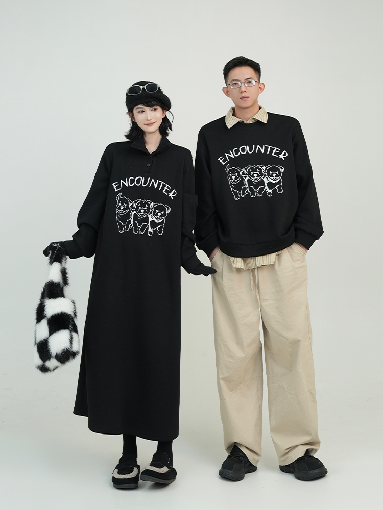 Korean Style Black Printed Fleece Sweatshirt for Men and Women, Versatile Loose Round Neck Pullover, Long Sleeve Autumn Winter Top