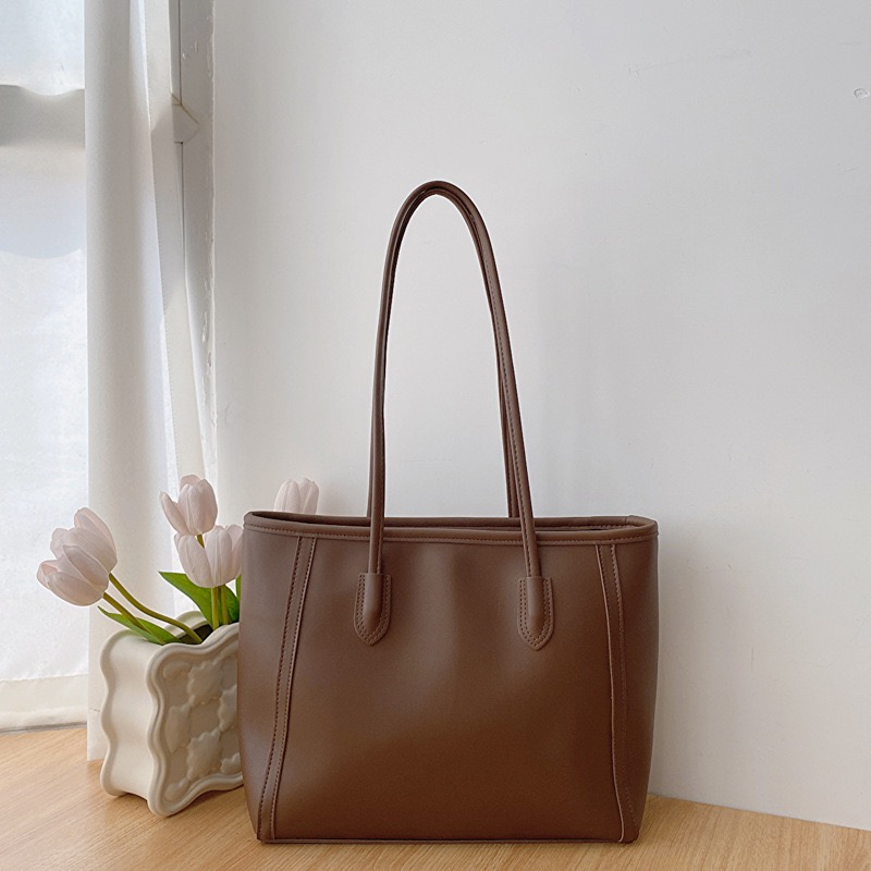 Large Capacity Minimalist Tote Bag for Commuting â€“ 2025 Niche Fashion Shoulder Bag, High-Quality Everyday Carryall