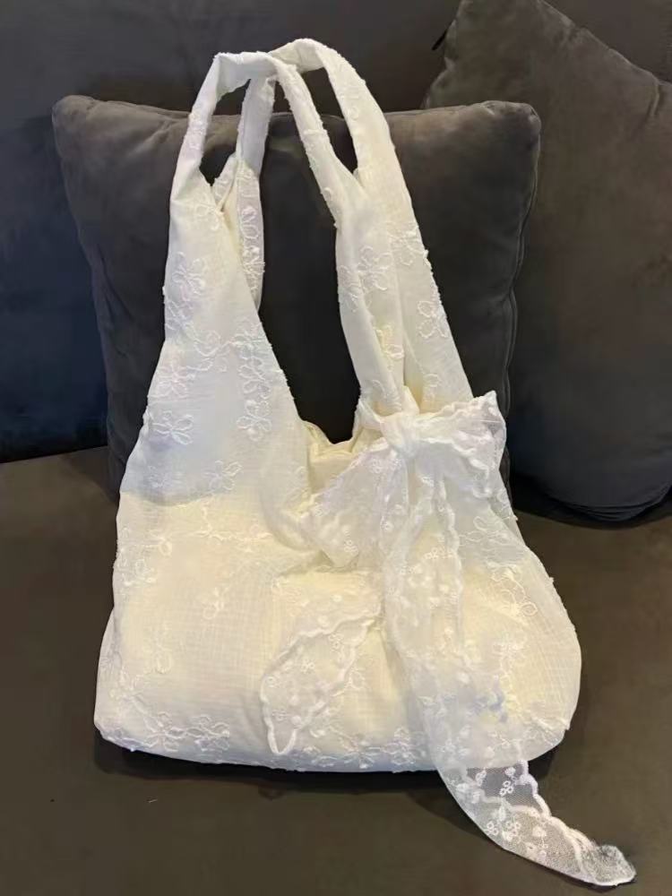 Large Capacity White Floral Embroidered Canvas Shoulder Bag - Versatile Fairy-Style Tote for Students and Everyday Use