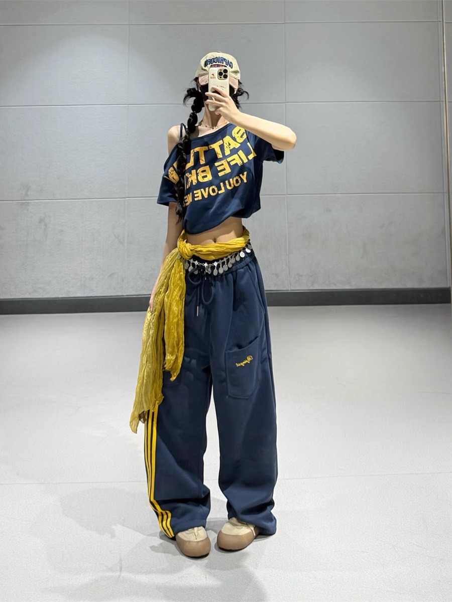 Loose Off-Shoulder Jazz Dance Top for Women, Dark Blue Letter Print Short Sleeve T-Shirt, Summer Style