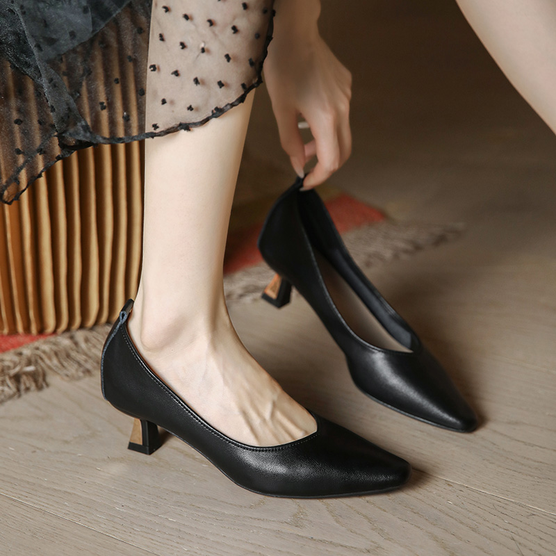 Nude Color Minimalist High Heels for Women, 3CM Low Heel Soft Leather Commuting Work Shoes, Stylish Flats for Office Wear