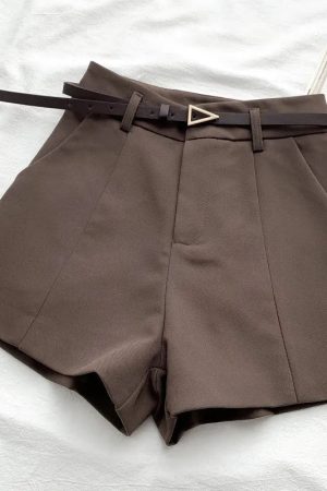 Quick Outfits, Modest Fashion Outfits Ideas Belted High Waisted Shorts