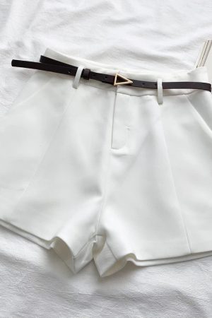 Quick Outfits, Modest Fashion Outfits Ideas Belted High Waisted Shorts