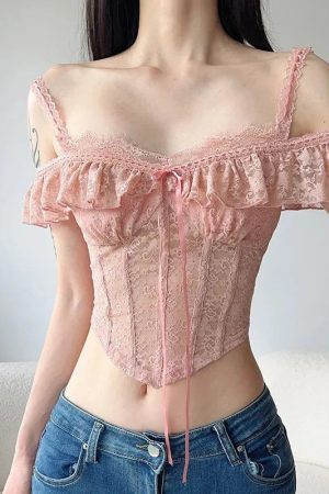 Quick Outfits, Modest Fashion Outfits Ideas Coquette Lace Crop Top