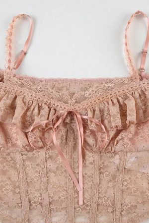 Quick Outfits, Modest Fashion Outfits Ideas Coquette Lace Crop Top