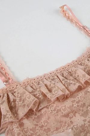 Quick Outfits, Modest Fashion Outfits Ideas Coquette Lace Crop Top