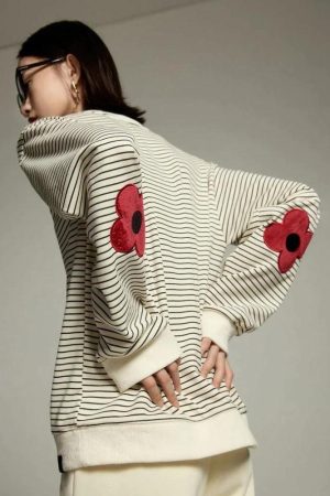 Quick Outfits, Modest Fashion Outfits Ideas Daisy Embroidered Striped Sweatshirt