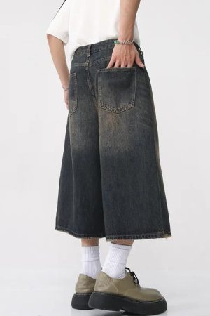 Quick Outfits, Modest Fashion Outfits Ideas Dark Washed Jean Capri Shorts