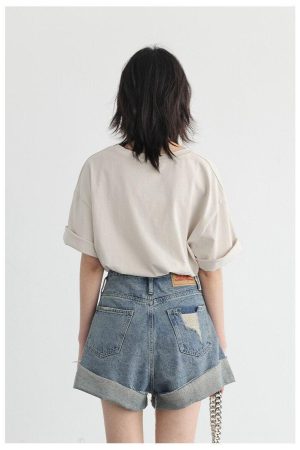 Quick Outfits, Modest Fashion Outfits Ideas Distressed and Slit Jean Shorts
