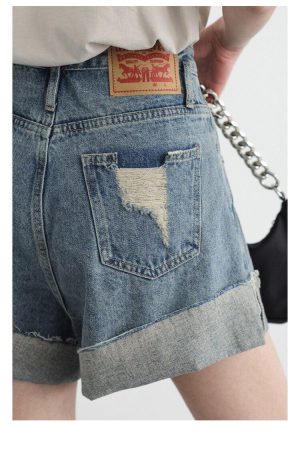 Quick Outfits, Modest Fashion Outfits Ideas Distressed and Slit Jean Shorts