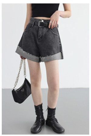 Quick Outfits, Modest Fashion Outfits Ideas Distressed and Slit Jean Shorts