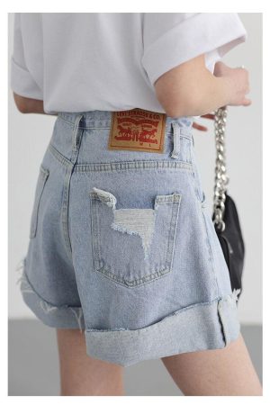 Quick Outfits, Modest Fashion Outfits Ideas Distressed and Slit Jean Shorts