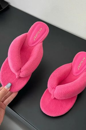 Quick Outfits, Modest Fashion Outfits Ideas Fluffy Flip Flops
