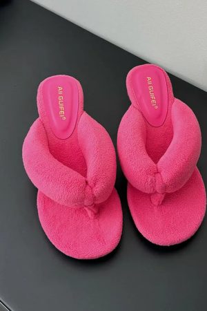 Quick Outfits, Modest Fashion Outfits Ideas Fluffy Flip Flops