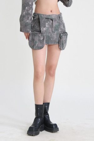 Quick Outfits, Modest Fashion Outfits Ideas Grunge Distressed Cargo Denim Mini Skirt