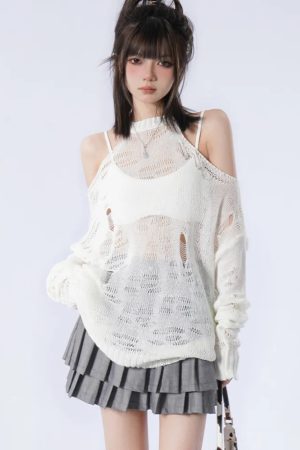 Quick Outfits, Modest Fashion Outfits Ideas Grunge Distressed Cut-Out Fine Knitted Sweater