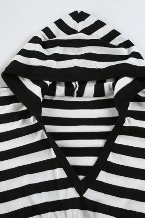 Quick Outfits, Modest Fashion Outfits Ideas Grunge Striped Hooded Crop Top