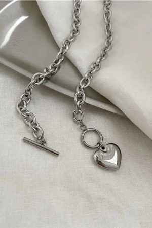 Quick Outfits, Modest Fashion Outfits Ideas Heart Toggle Clasp Necklace