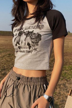 Quick Outfits, Modest Fashion Outfits Ideas Kitty Print Crop Tee