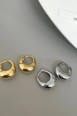 Quick Outfits, Modest Fashion Outfits Ideas Minimal Round Earrings