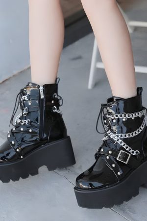 Quick Outfits, Modest Fashion Outfits Ideas Patent Leather Boots