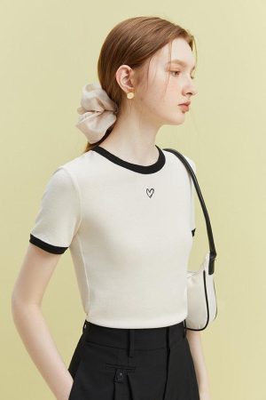 Quick Outfits, Modest Fashion Outfits Ideas Soft Girl Minimal Heart Tee