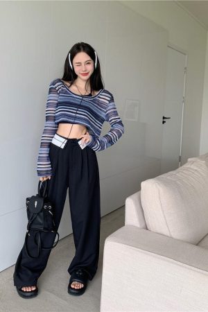 Quick Outfits, Modest Fashion Outfits Ideas Striped Wide Neck Crop Sweater