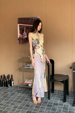 Quick Outfits, Modest Fashion Outfits Ideas Vintage Floral Cut Out Maxi Dress