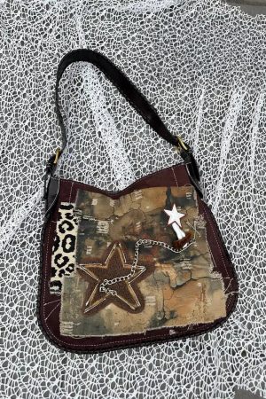 Quick Outfits, Modest Fashion Outfits Ideas Y2K Star Patch Distressed Bag