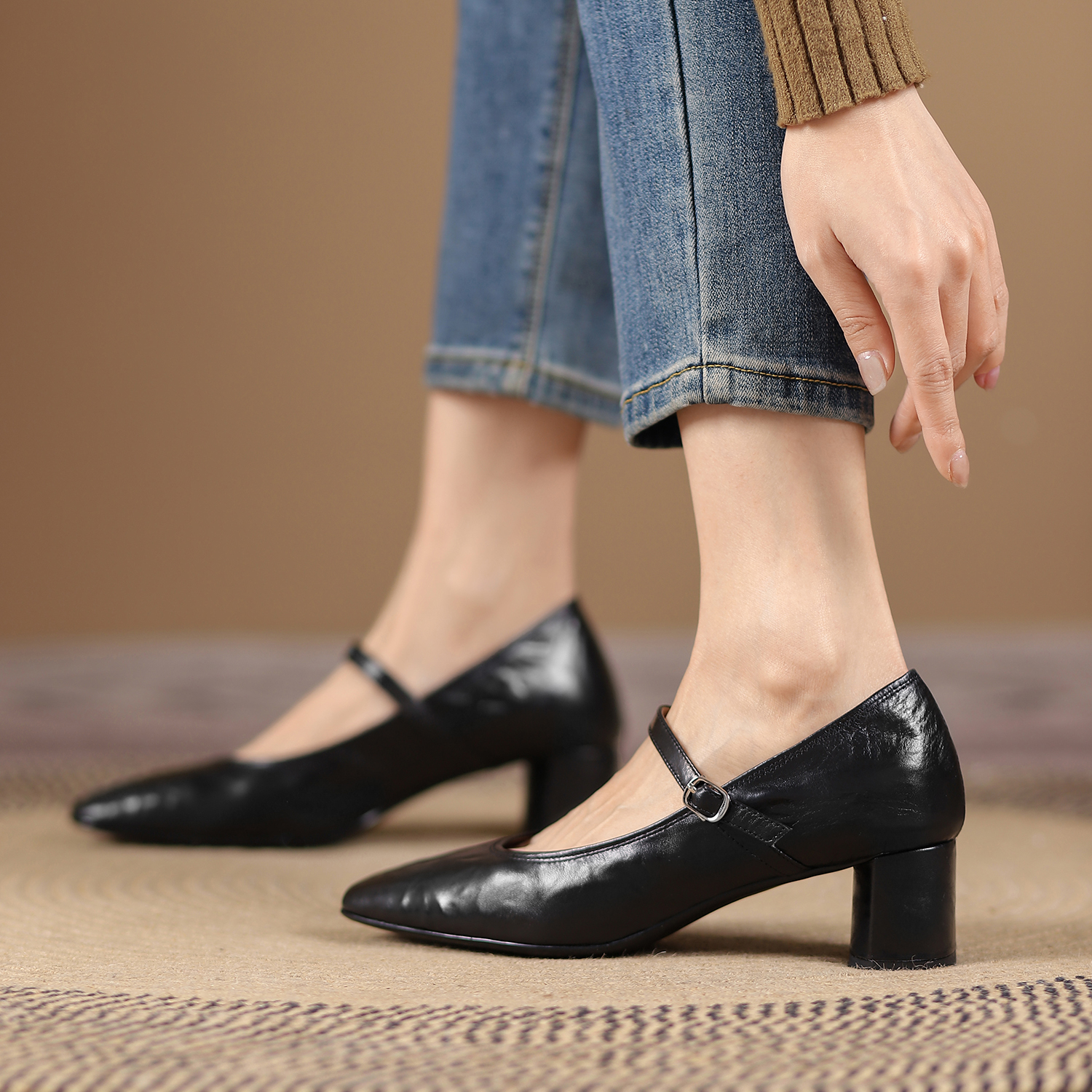 Retro French Chunky Mid-Heel Mary Jane Women's Shoes in Genuine Leather â€“ 2025 Summer Soft Leather Flats