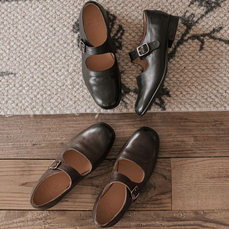 Retro French Hepburn Style Mary Jane Shoes for Women - Genuine Leather Low Heel Flats for Spring/Summer Fashion