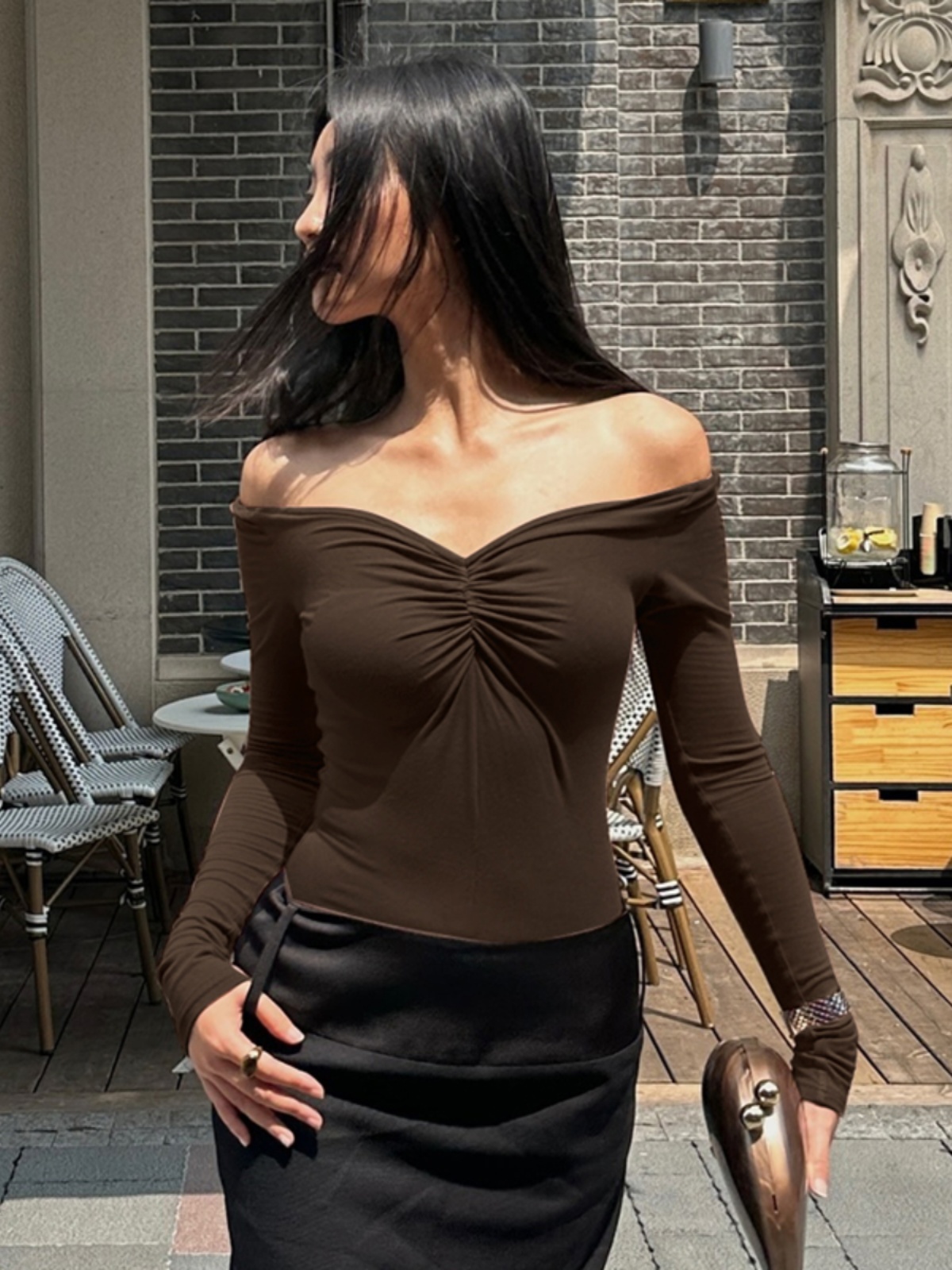 Sexy Ruched Off-the-Shoulder Long Sleeve T-Shirt for Women - European American Instagram Style, Fitted Stretchy Top for Autumn Fashion