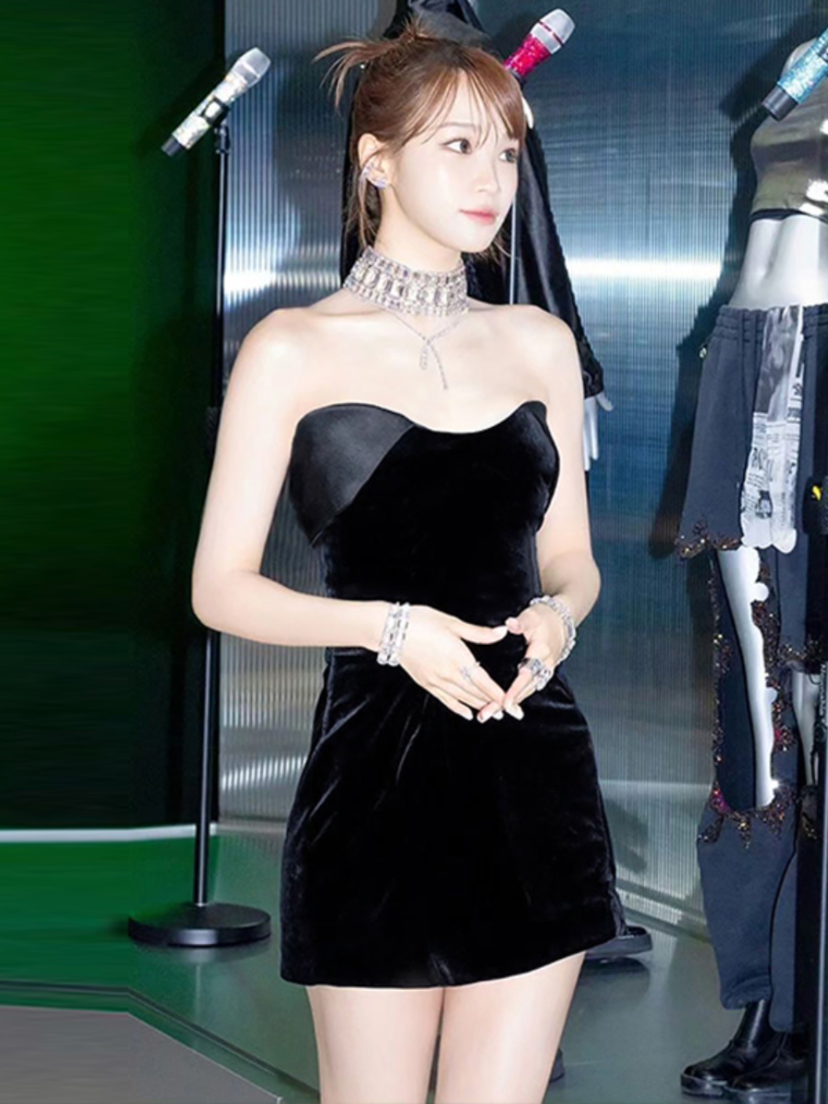 Sexy Strapless Velvet Dress with Folded Collar and Back Zipper - European American Style Fitted Short Skirt for Women