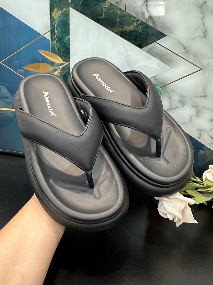 Thick-Soled Genuine Leather Flip-Flops for Women - 2025 Trendy Casual Height-Increasing Sandals, European Style Outdoor Beach Slippers