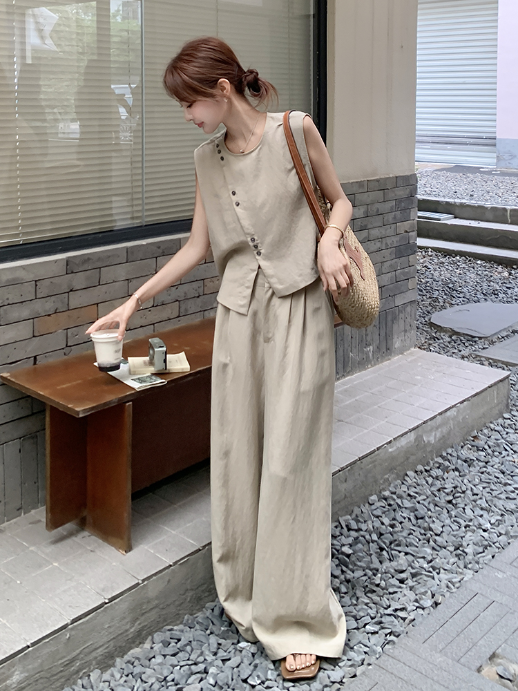 Trendy Irregular Sleeveless Top and Wide-Leg Pants Set, Women's Summer 2025 Two-Piece Outfit, Age-Reducing Style