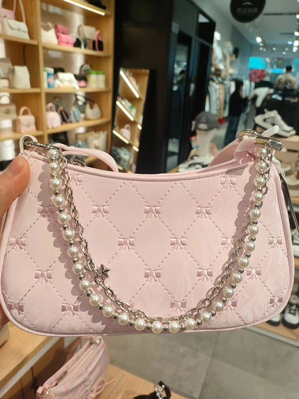 Vintage-Inspired Baguette Bag with Pearl Metal Chain Double Strap - High-End Underarm Shoulder Crossbody Bag for Chic Commuting