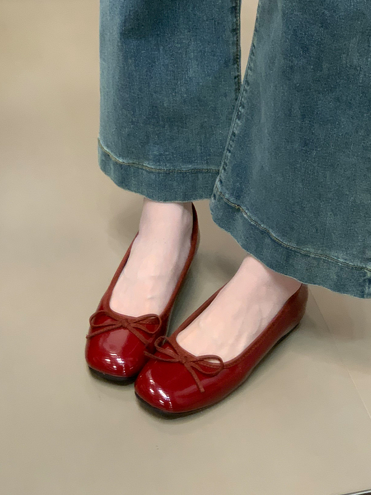 Womenâ€™s Patent Leather Bow Tie Flats - Versatile Evening Shoes with Hidden Height Increase, Perfect for Skirts and Dresses