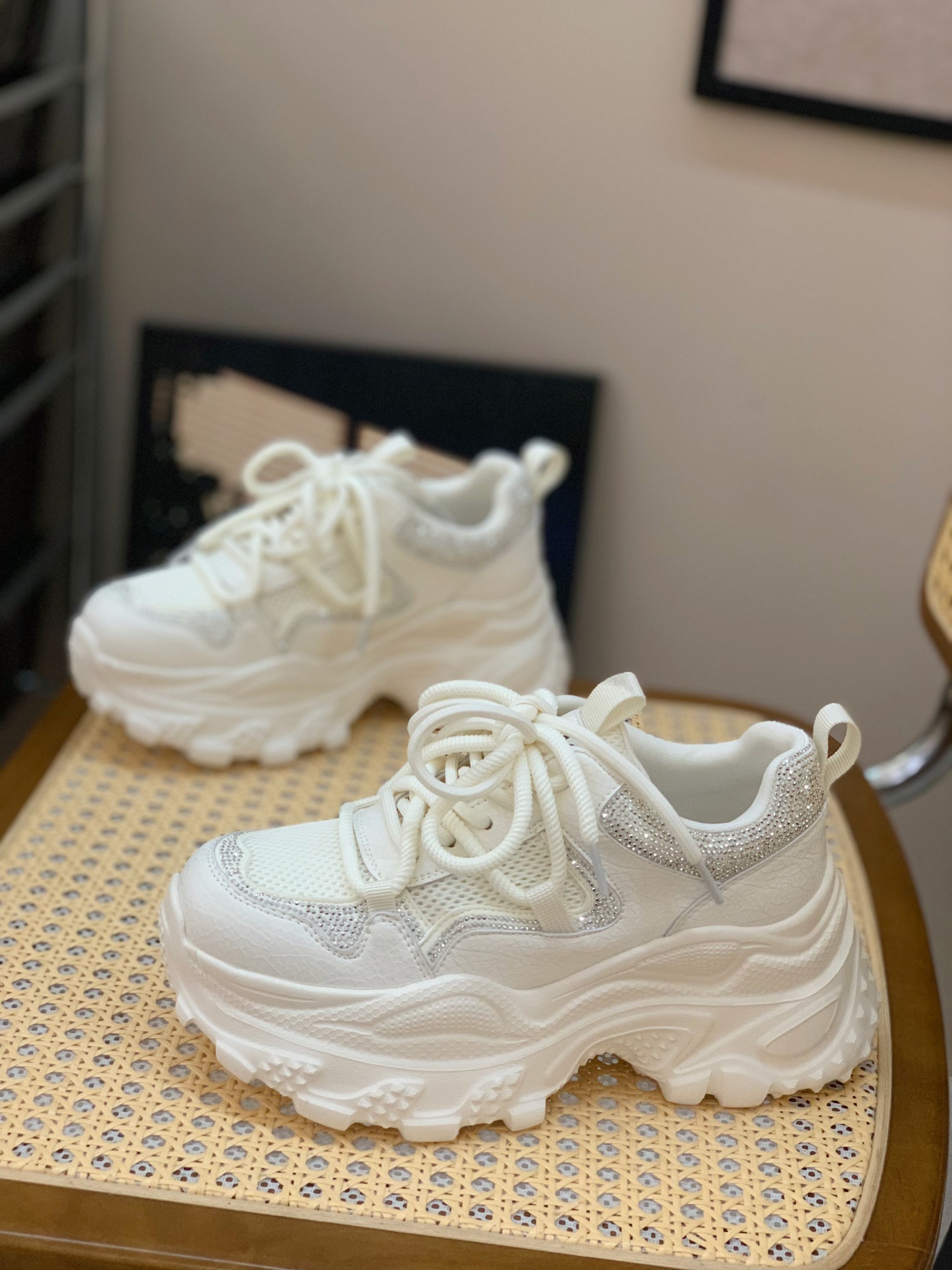 Women's Rhinestone-Embellished Dad Shoes, Lightweight Thick-Soled Casual Sneakers, Breathable Mesh for Summer 2025 Style